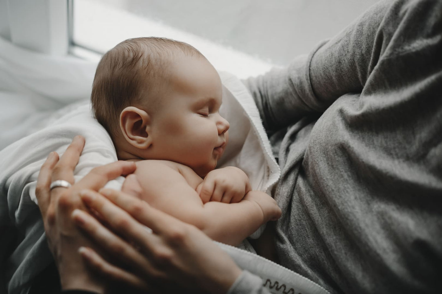 næsesuger forside baby i fars arme